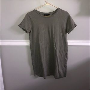 Green long short sleeve tee